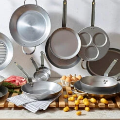 De Buyer MINERAL B Carbon Steel Egg & Pancake Pan -Gourmet Grills GAMME MINERAL B ELEMENT ambiance 1 d8f3a088 a71c 4492 bfba ce297f91297f