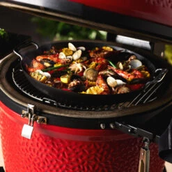 Kamado Joe KARBON STEEL™ Paella Pan -Gourmet Grills KJ15124722 05 Lifestyle