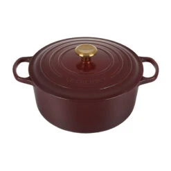 Le Creuset Round Dutch Oven 7 1/4 Qt. -Gourmet Grills LS2501 28949SG