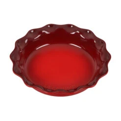 Le Creuset Heritage Pie Dish -Gourmet Grills RS17018 HeritagePieCerise 1 lpr