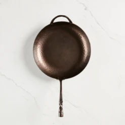 Smithey Ironware Deep Farmhouse Skillet -Gourmet Grills a 1 33 540x 227dd27c ff0b 46a4 bed2 e1e1efdf3ef2